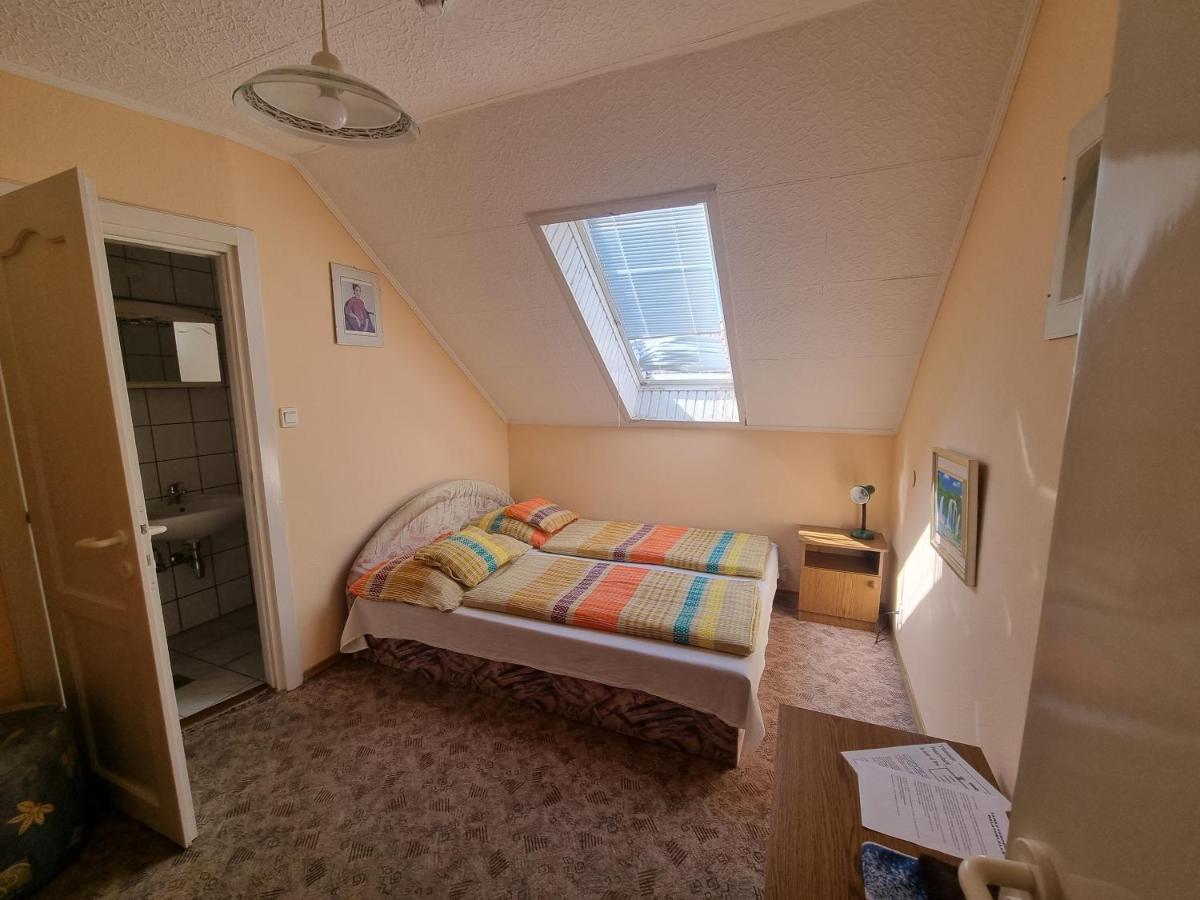 Tabàn Vendégház Balatonlelle Extérieur photo